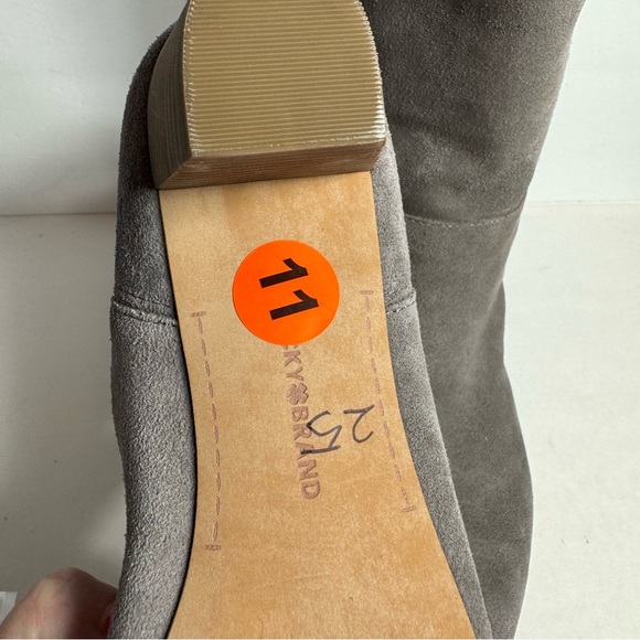 EUC. Lucky BRAND Women's Zaahira Mid Calf Boots. Size 11. Gray boots, no box - Picture 9 of 13